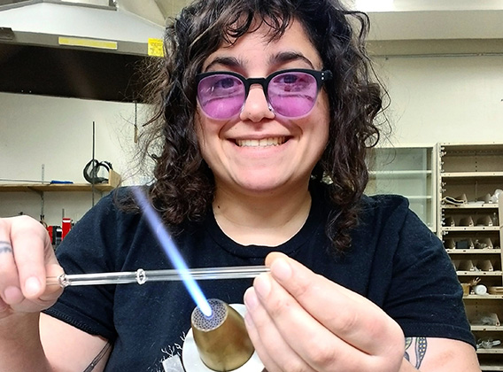 Corina Guerra - Scientific Glass Technology